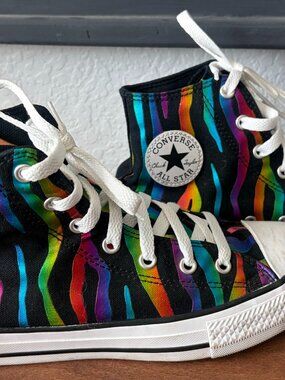 Converse Chuck Taylor All Star Rainbow Zebra High Top Sneakers Kids Size 5. (CT)